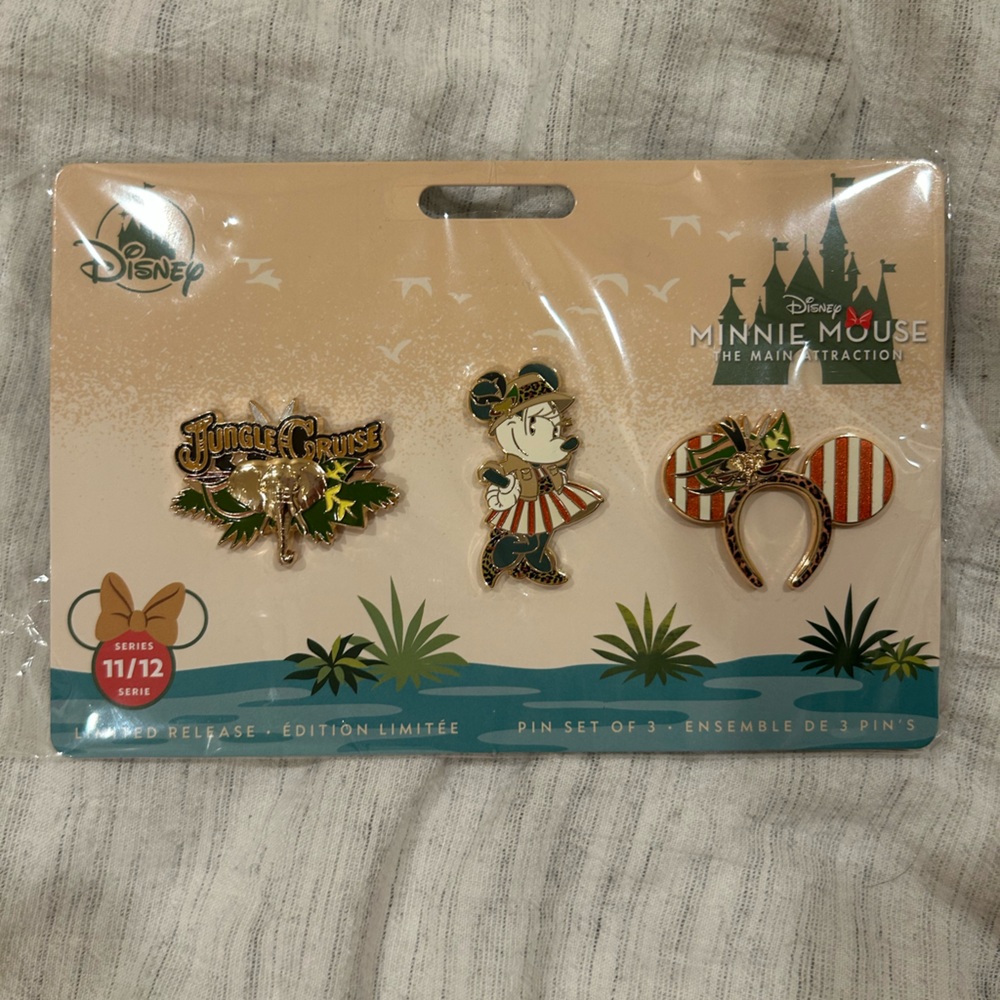 Minnie Mouse: The Main Attraction Jungle Cruise Pin Set NWT